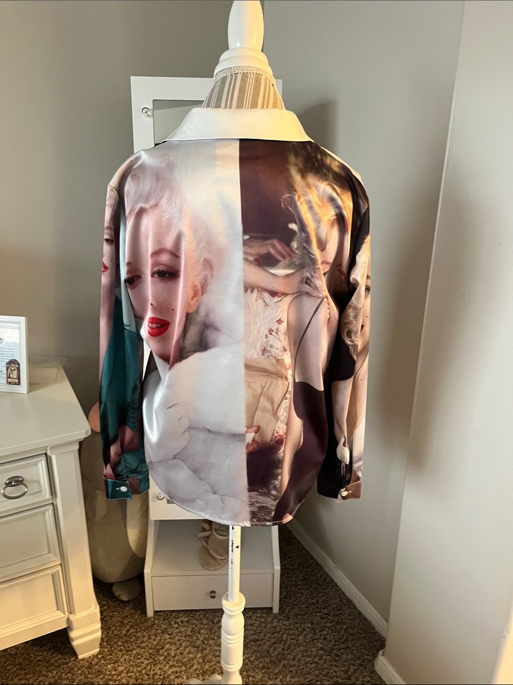 Graphic Marilyn Monroe Button-Up Shirt in Black & White - Picture 3 of 4